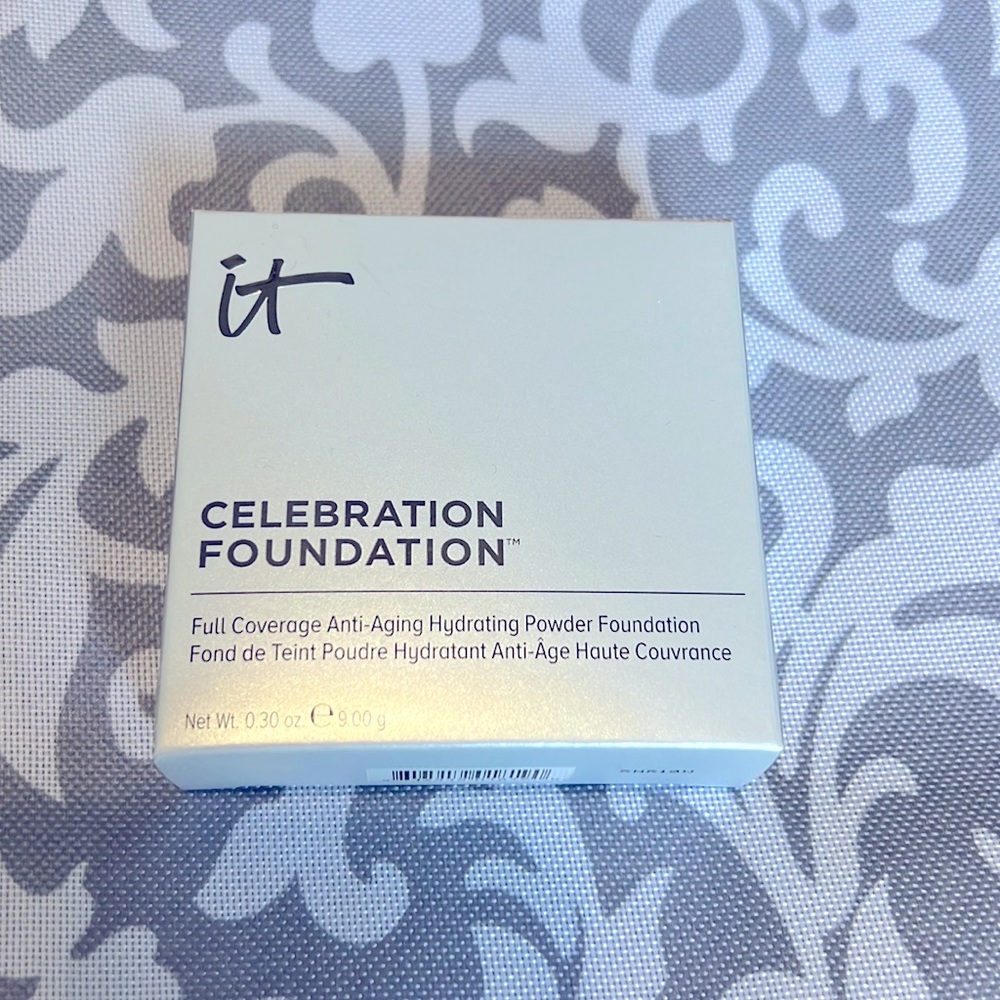 IT Cosmetics Celebration Foundation - Medium Tan